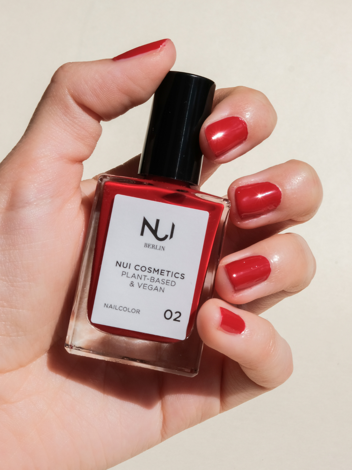 RED - NUI Plant-based & 02 – Nailcolor Vegan Cosmetics